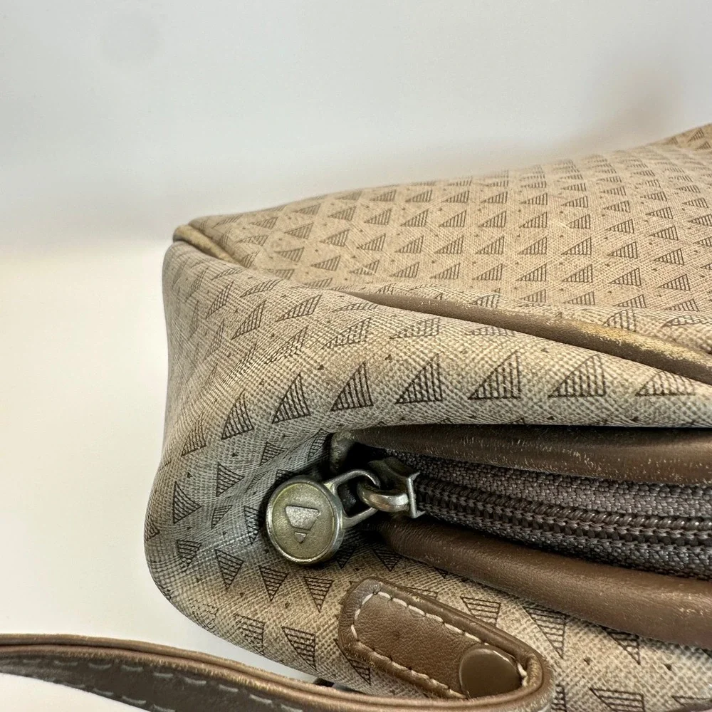 Liz Claiborne Crossbody Bag Womens Medium Tan Geometric Vintage Preppy 80s